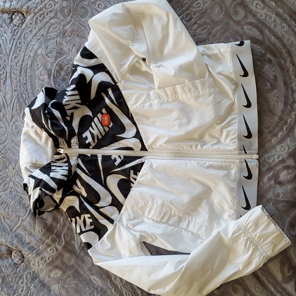 Youth Nike Jacket - Picture 1 of 5